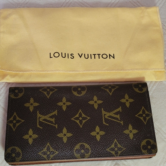 Authentic LouisVuitton Monogram Porte Cartes Credit  Wallet - Picture 2 of 13